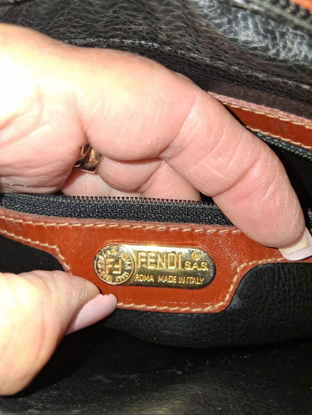 Fendi authentic crossbody. - Picture 5 of 10